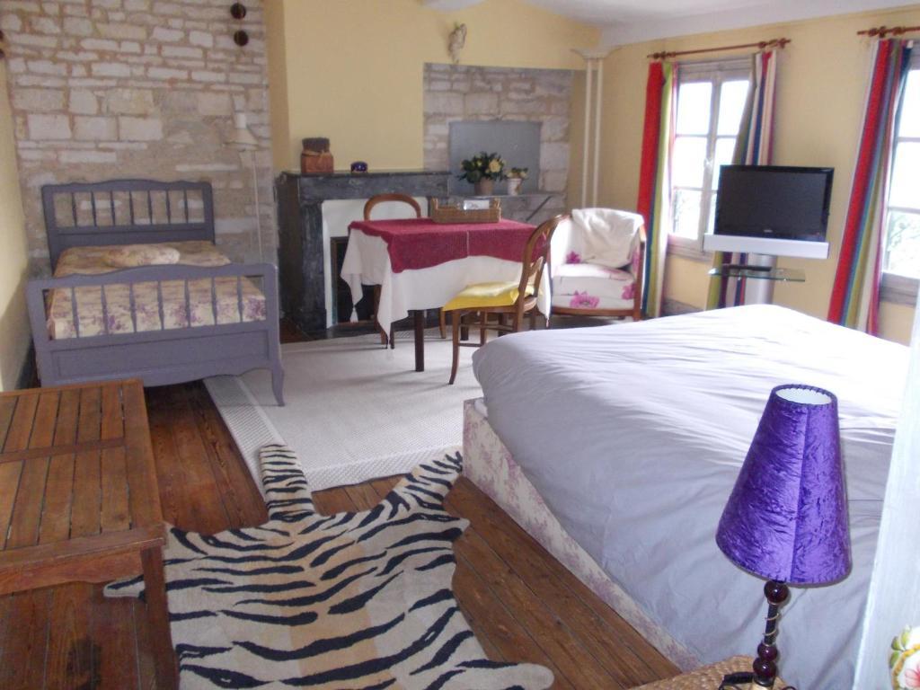 B&B Maison Gaudin Cognac Quarto foto